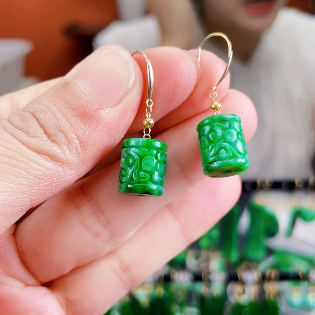 18K金镶嵌翡翠耳饰