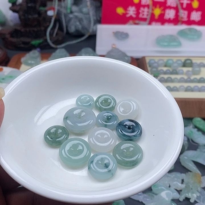 吊坠(不含链)未镶嵌翡翠一个50