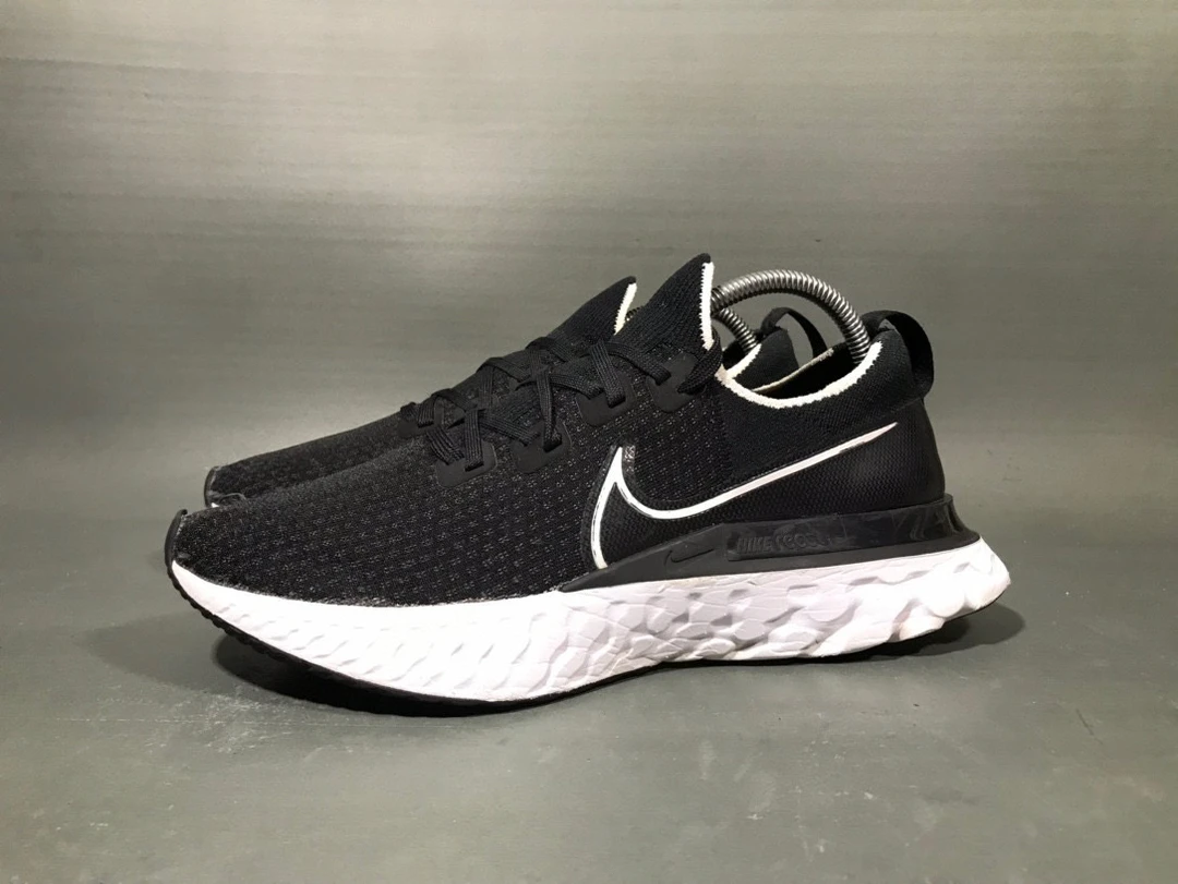 43码 耐克 React Flyknit1 黑白运动鞋跑步鞋/9新无原盒