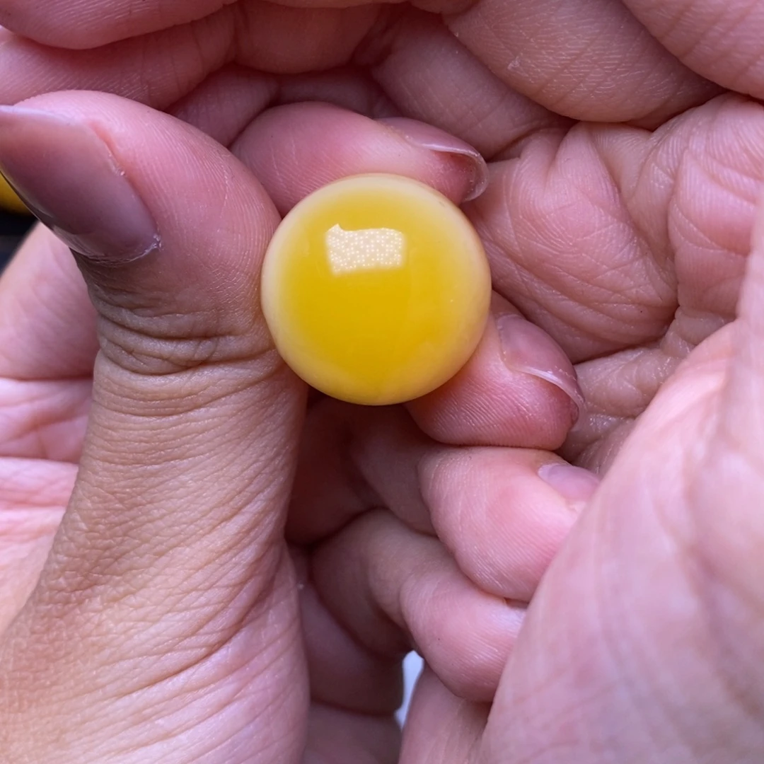 琥珀未镶嵌珠宝奇石333