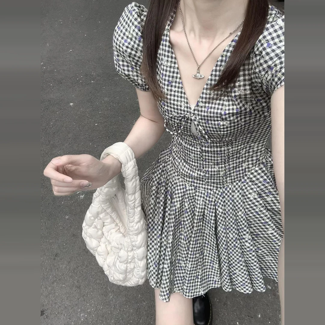 法式复古格纹连衣裙子女夏季2025新款小个子掐腰独特小裙子3904