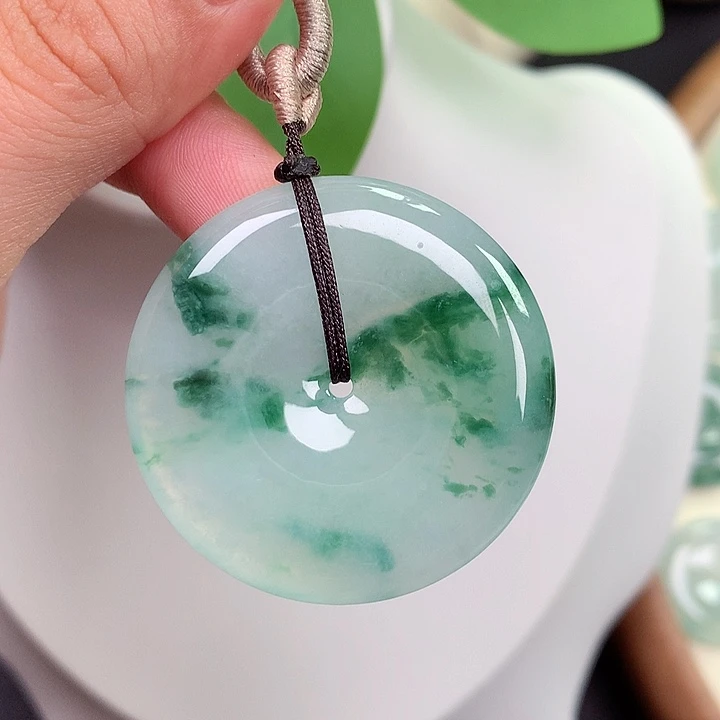 颈饰未镶嵌翡翠平安扣 38x5.7mm
