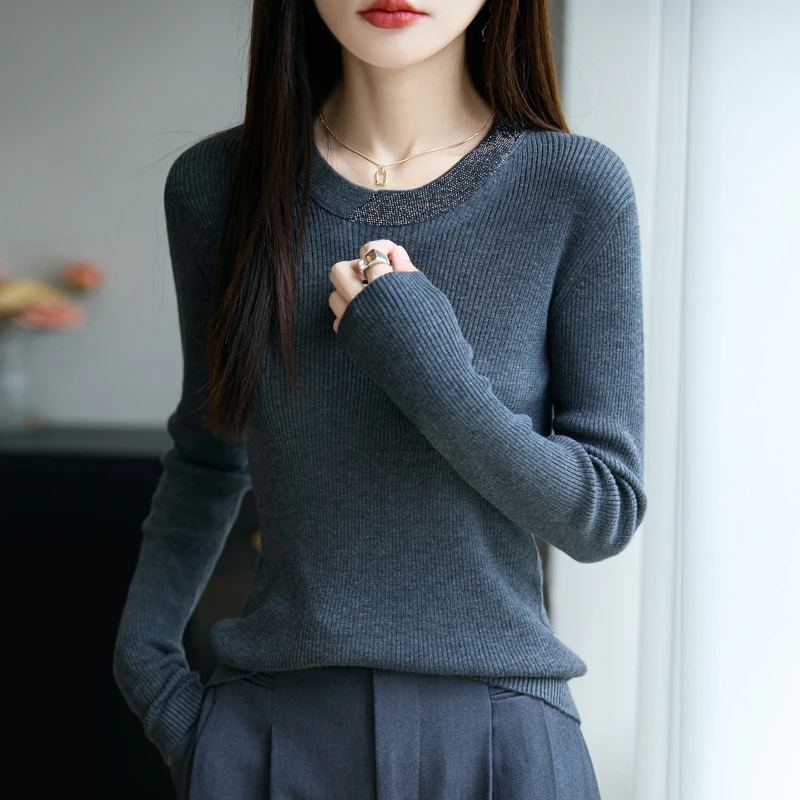 质感烫钻圆领针织打底衫女新款宽松显瘦内搭毛衣