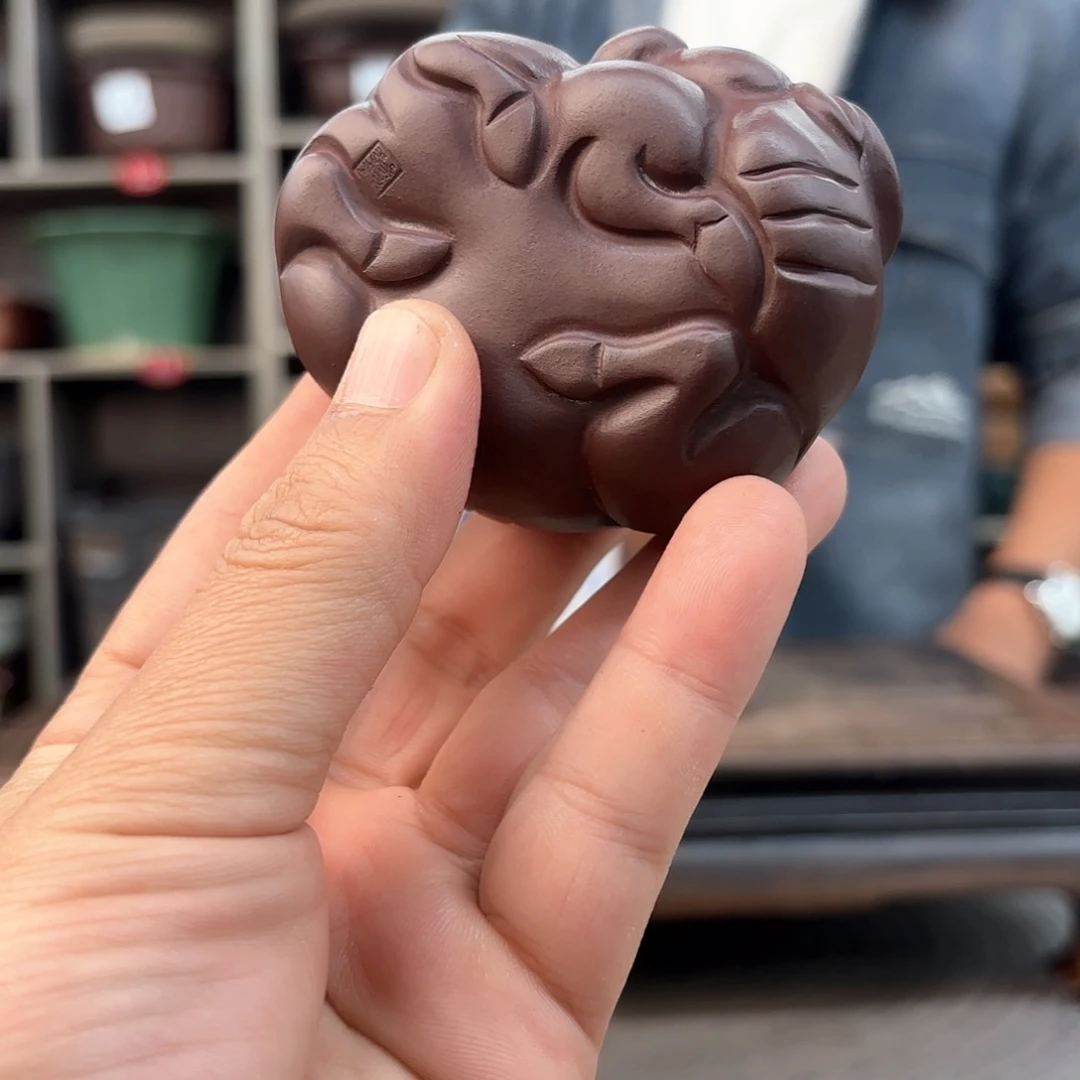 紫砂花盆紫砂的味道很浓很