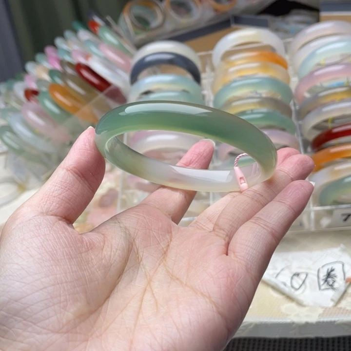 玛瑙/玉髓未镶嵌手镯60圈口
