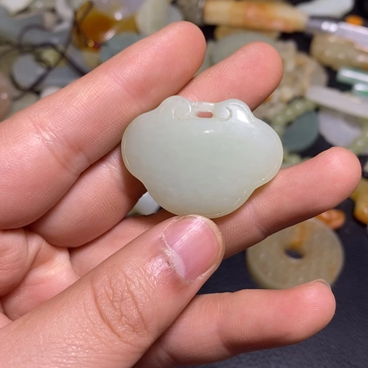 颈饰未镶嵌和田玉