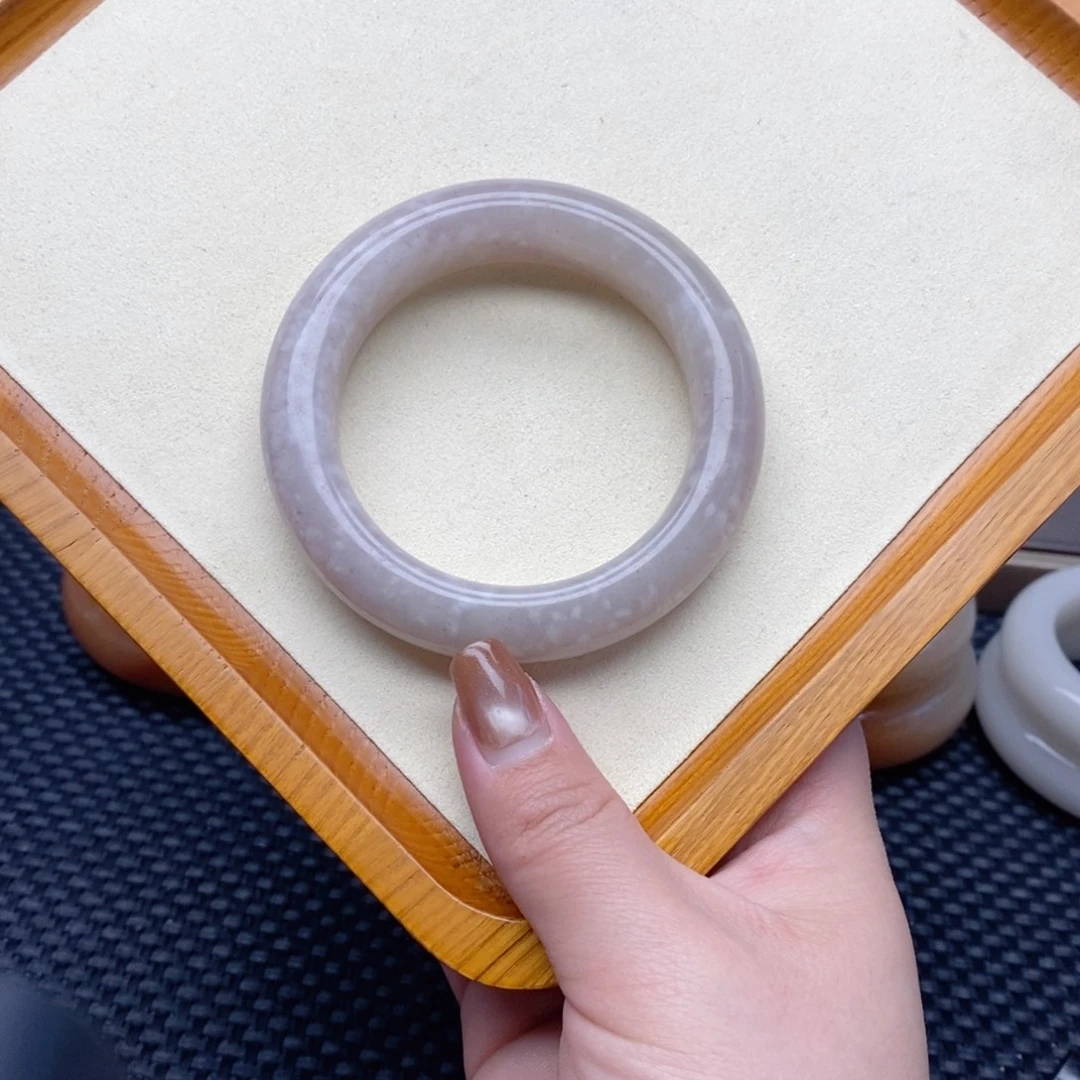 石英质玉（佘太翠）未镶嵌手镯