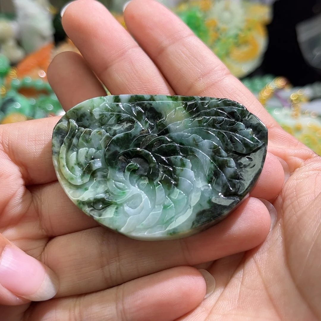 翡翠未镶嵌颈饰待编织
