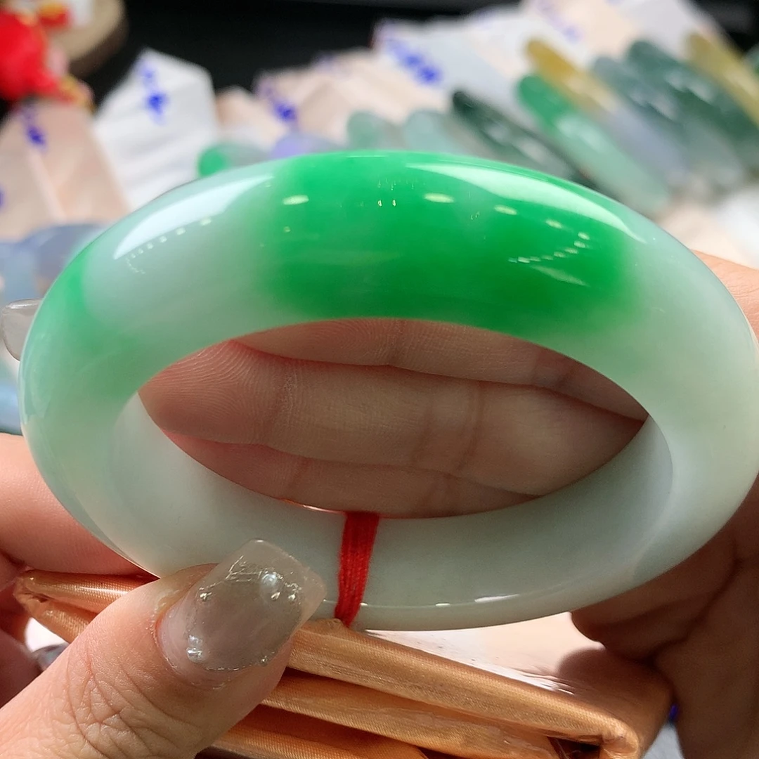 翡翠未镶嵌手镯54.4正圈