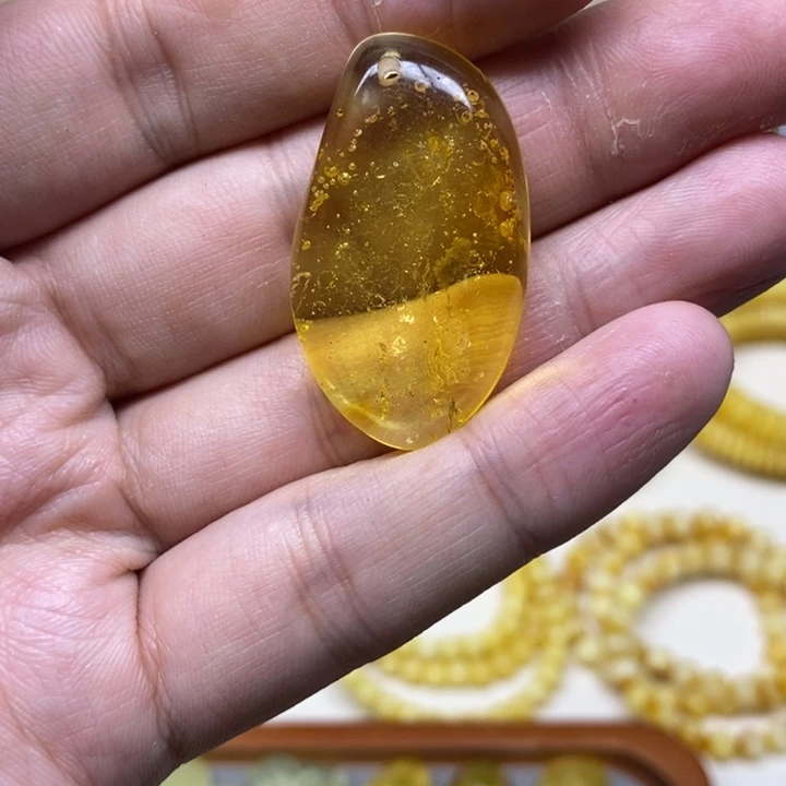 琥珀珠宝奇石未镶嵌