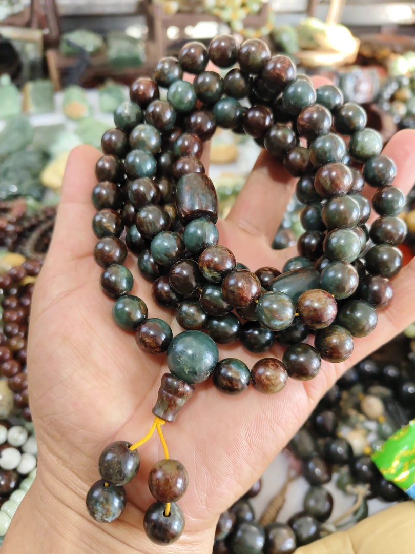 岫岩透闪石河磨玉手串