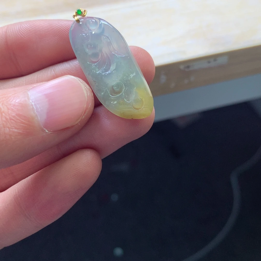 翡翠颈饰18K金镶嵌吊坠