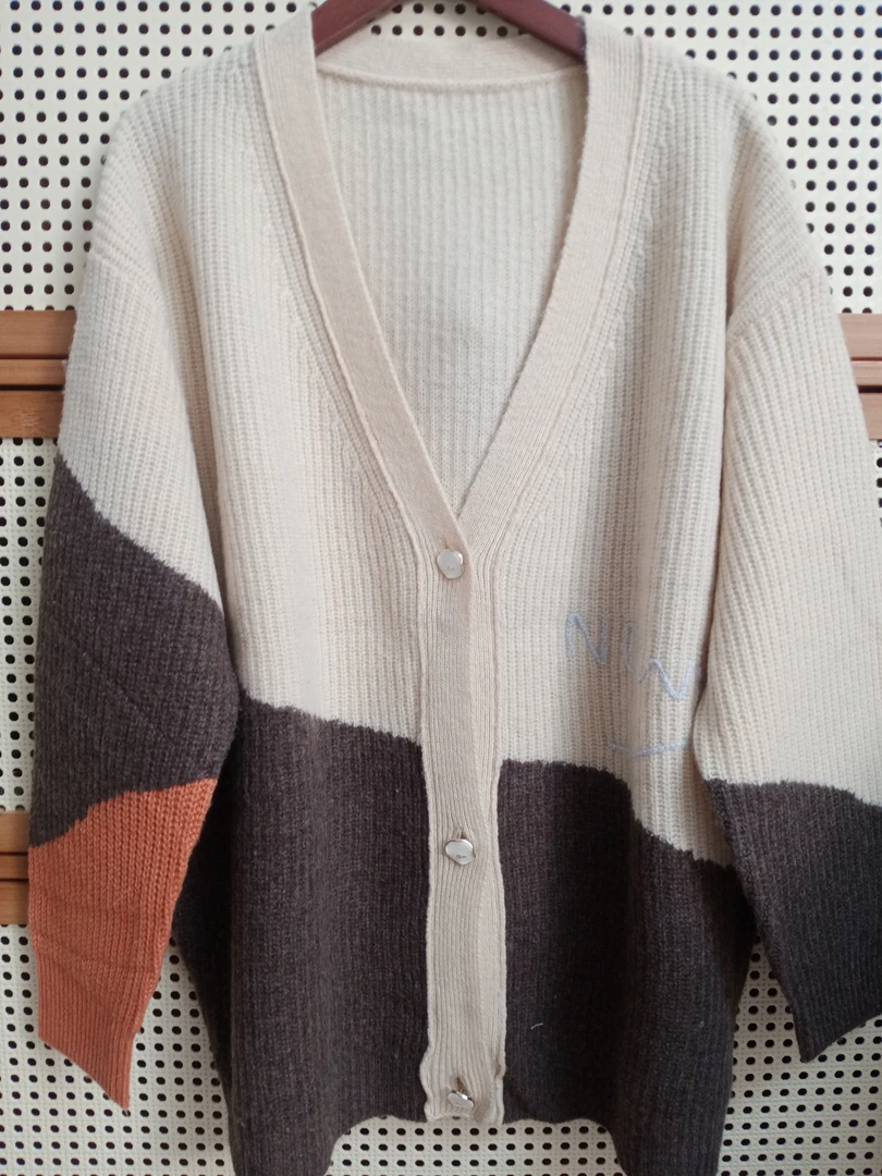 21/11女款大开衫羊绒衫拼色个性大码秋冬款