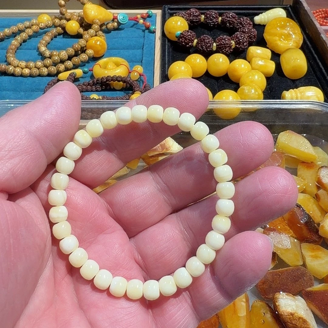 定制琥珀未镶嵌实体店直播