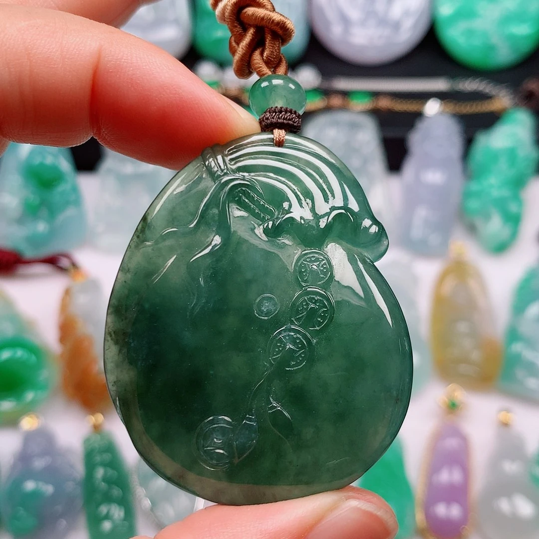 翡翠未镶嵌颈饰钱袋子