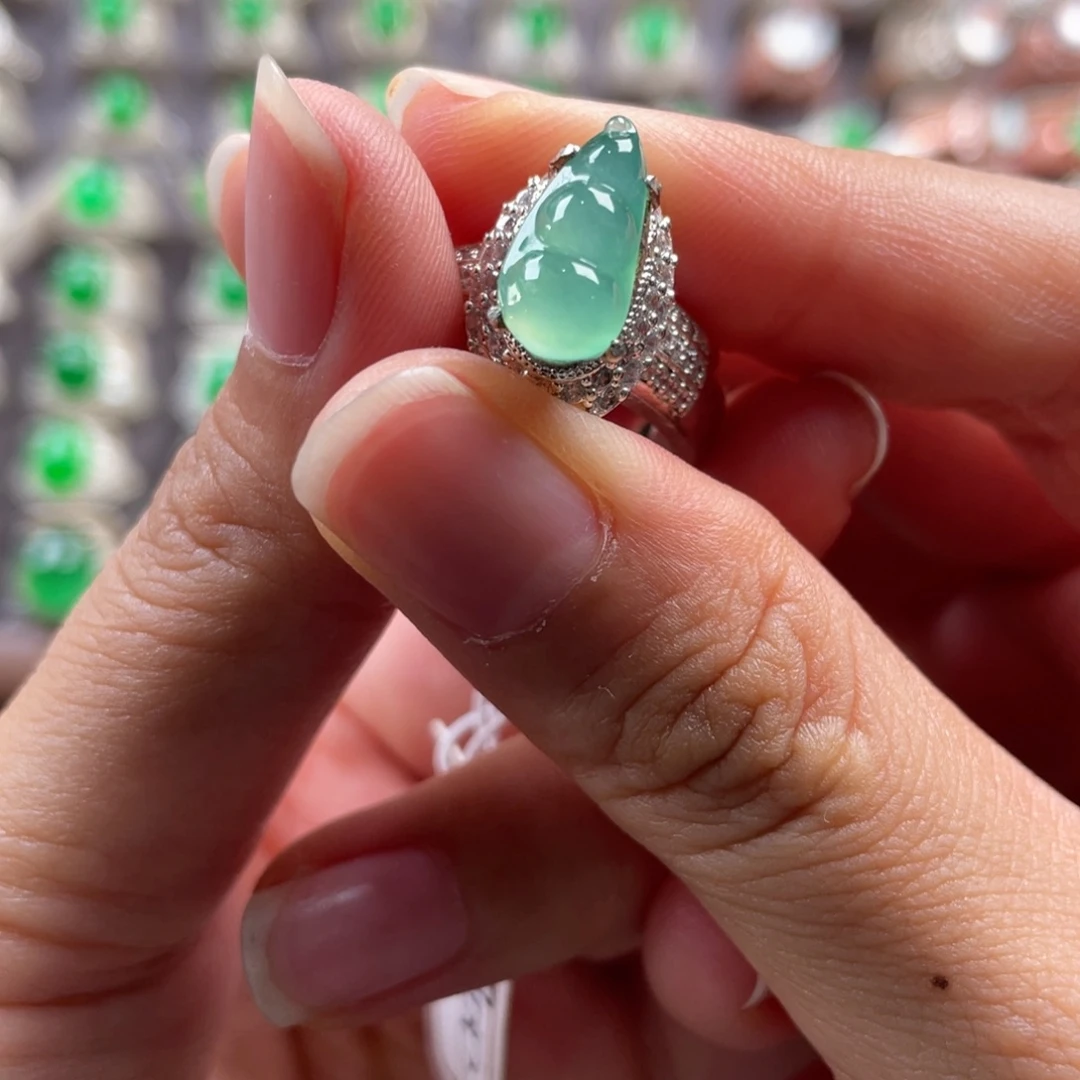 定制翡翠未镶嵌翡翠