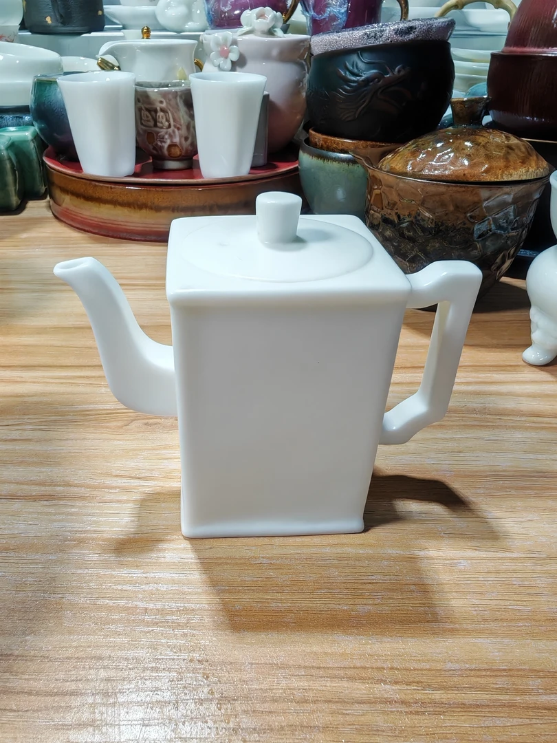 素烧羊脂玉四方壶容量130毫升