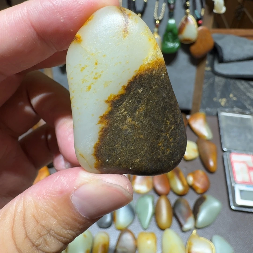 颈饰未镶嵌和田玉