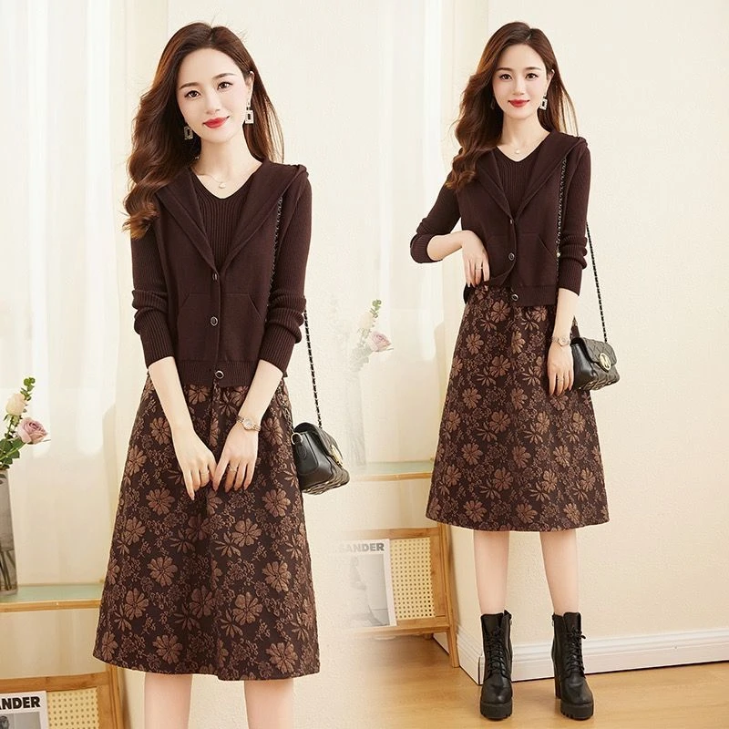 洋气碎花裙针织两件套连衣裙女2025秋冬新款拼接气质减龄套装裙女