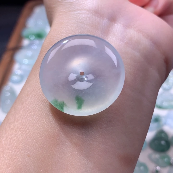 颈饰未镶嵌翡翠高冰飘花平安扣