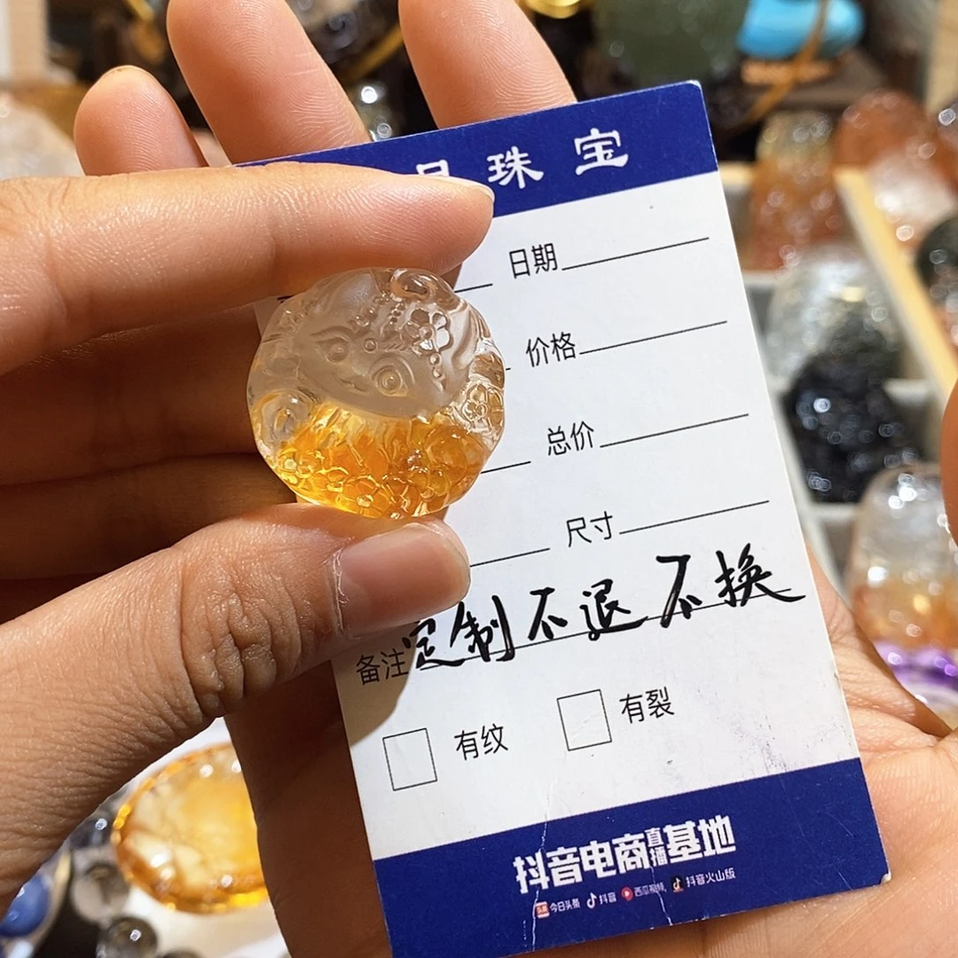 O***a未镶嵌颈饰水晶胶花