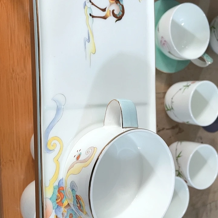 鹿鸣盛世咖啡杯碟。