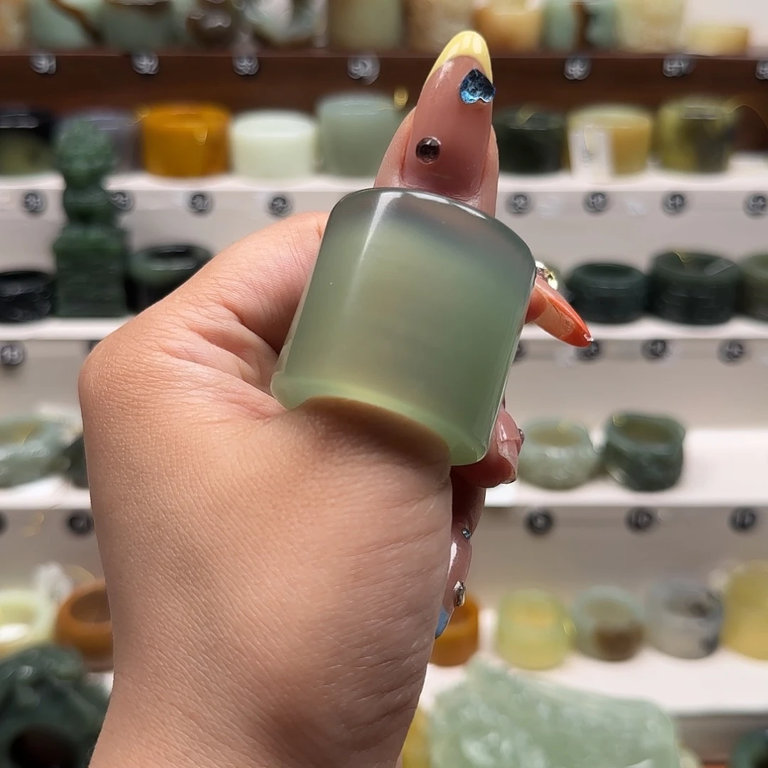 涛***蛇纹石玉未镶嵌戒指内径21.8