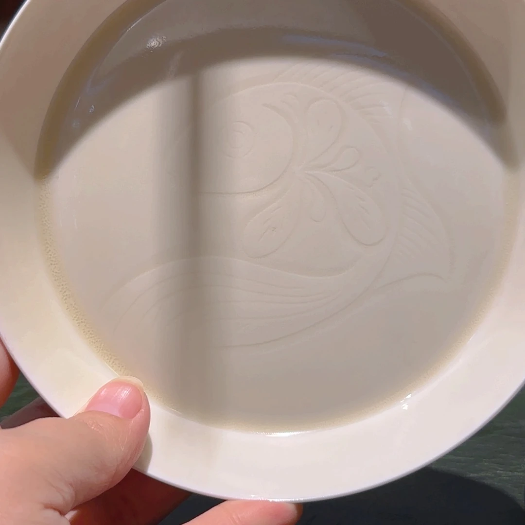 糖***儿微澜定瓷 胖鱼纹微直壁壶承