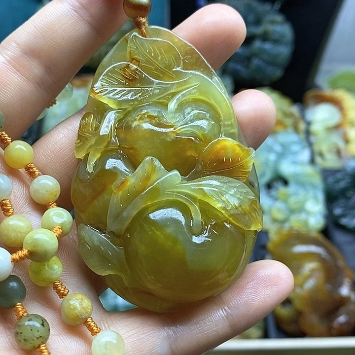 蛇纹石玉未镶嵌挂件