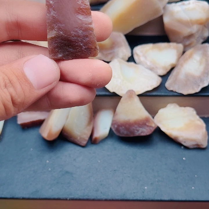 和田玉(糖玉)未镶嵌颈饰