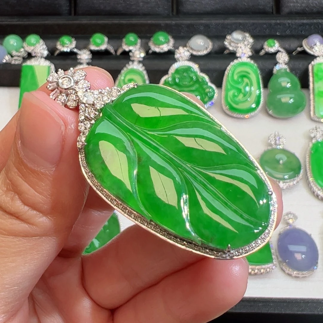 翡翠吊坠(不含链)18K金镶嵌