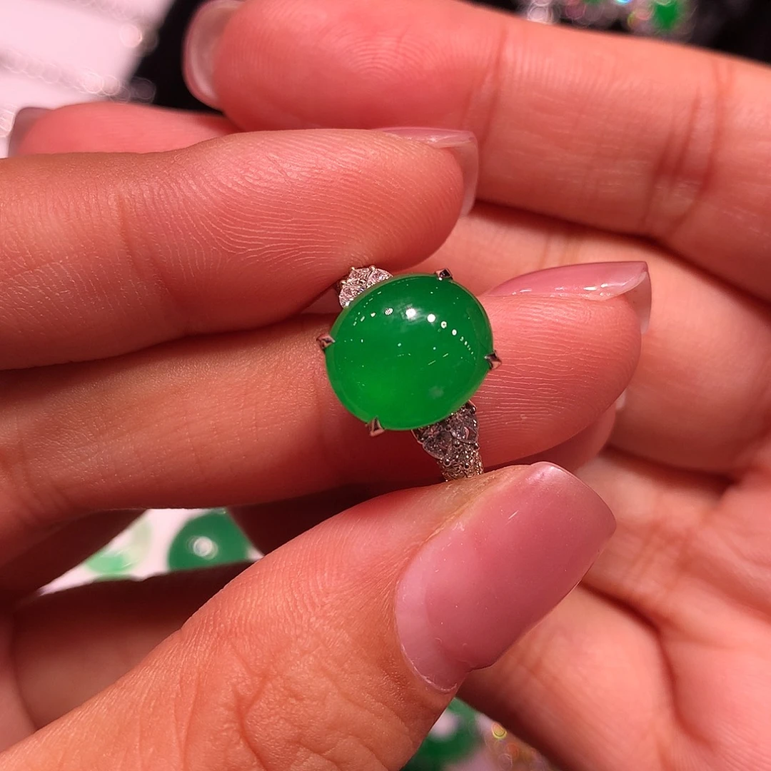 翡翠18K金镶嵌戒指