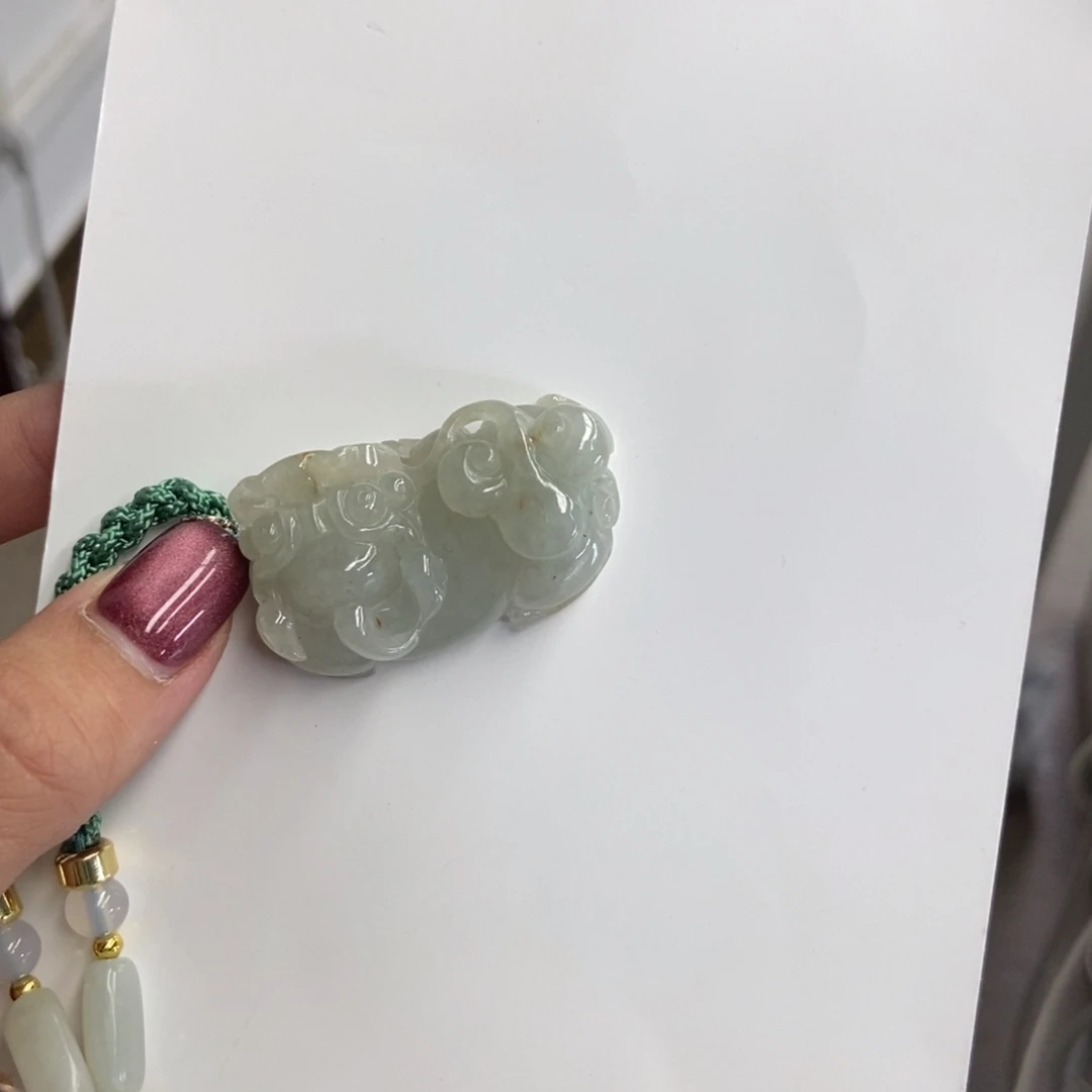 翡翠颈饰未镶嵌貔貅