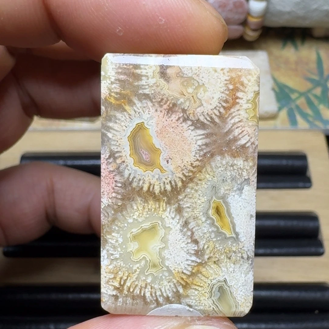 石英质玉纯天然色有机玉石保真色未镶嵌