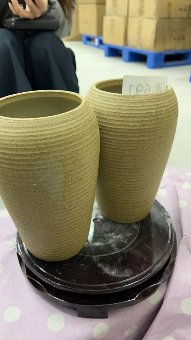 691。口径9高19。两个装。微瑕 花盆