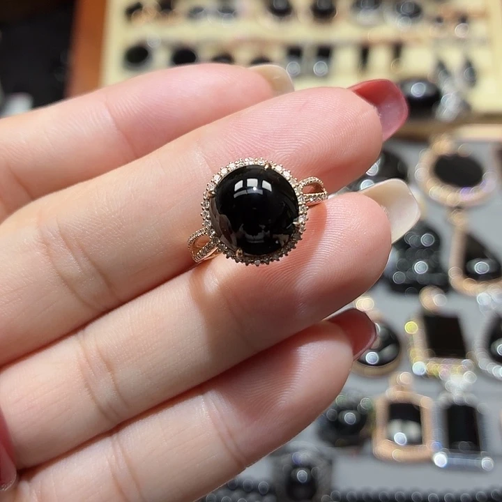 翡翠18K金镶嵌戒指