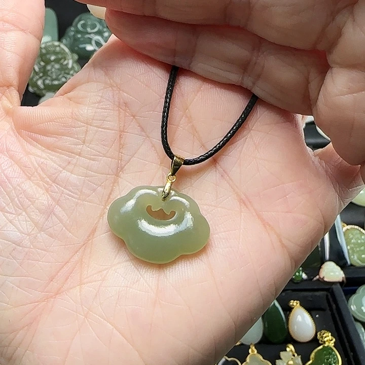 颈饰银S925镶嵌和田玉