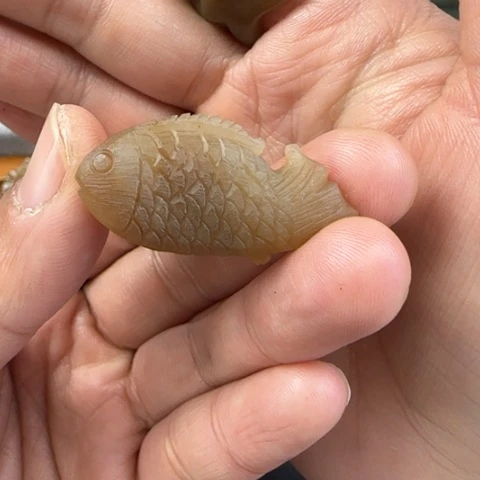 和田玉（糖玉）颈饰未镶嵌更*定制不抛光