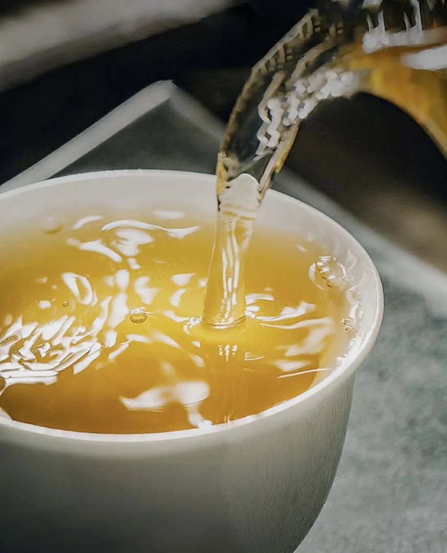 冰岛老寨43号：2023年-冰岛核心厂区-100克散茶