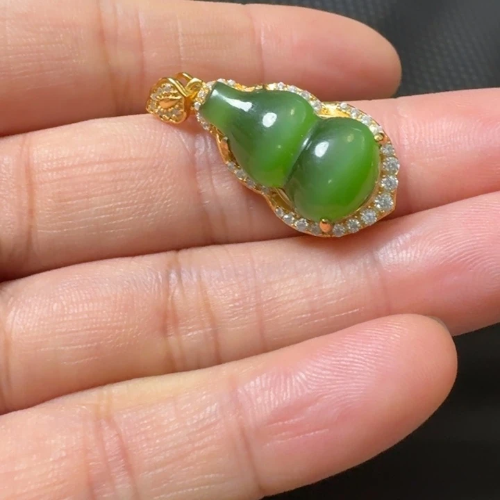 和田玉银S925镶嵌颈饰苹果绿猫眼葫芦