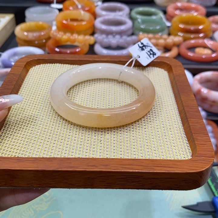 石英质玉未镶嵌手镯53加有线