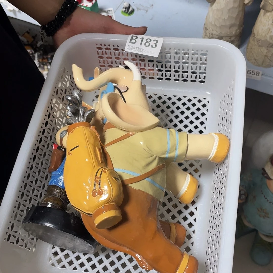 M****摆件微瑕摆件11123345