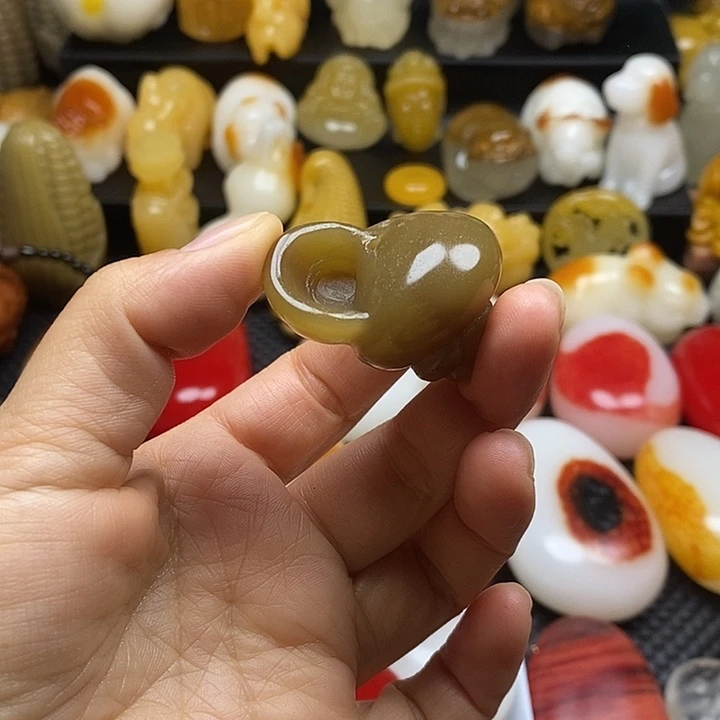 完全开放新疆戈壁五彩石