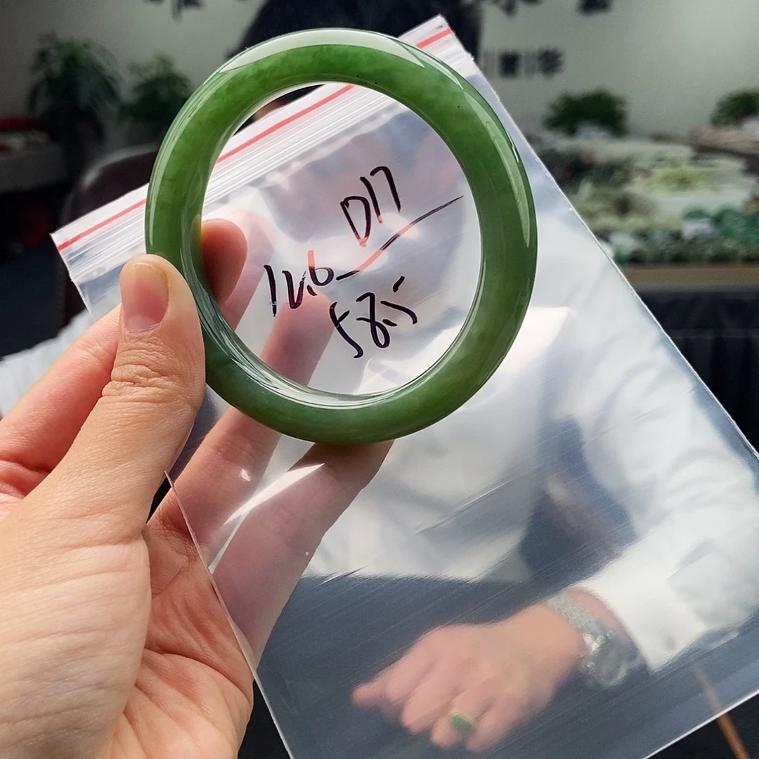 和田玉未镶嵌手镯拍一发一