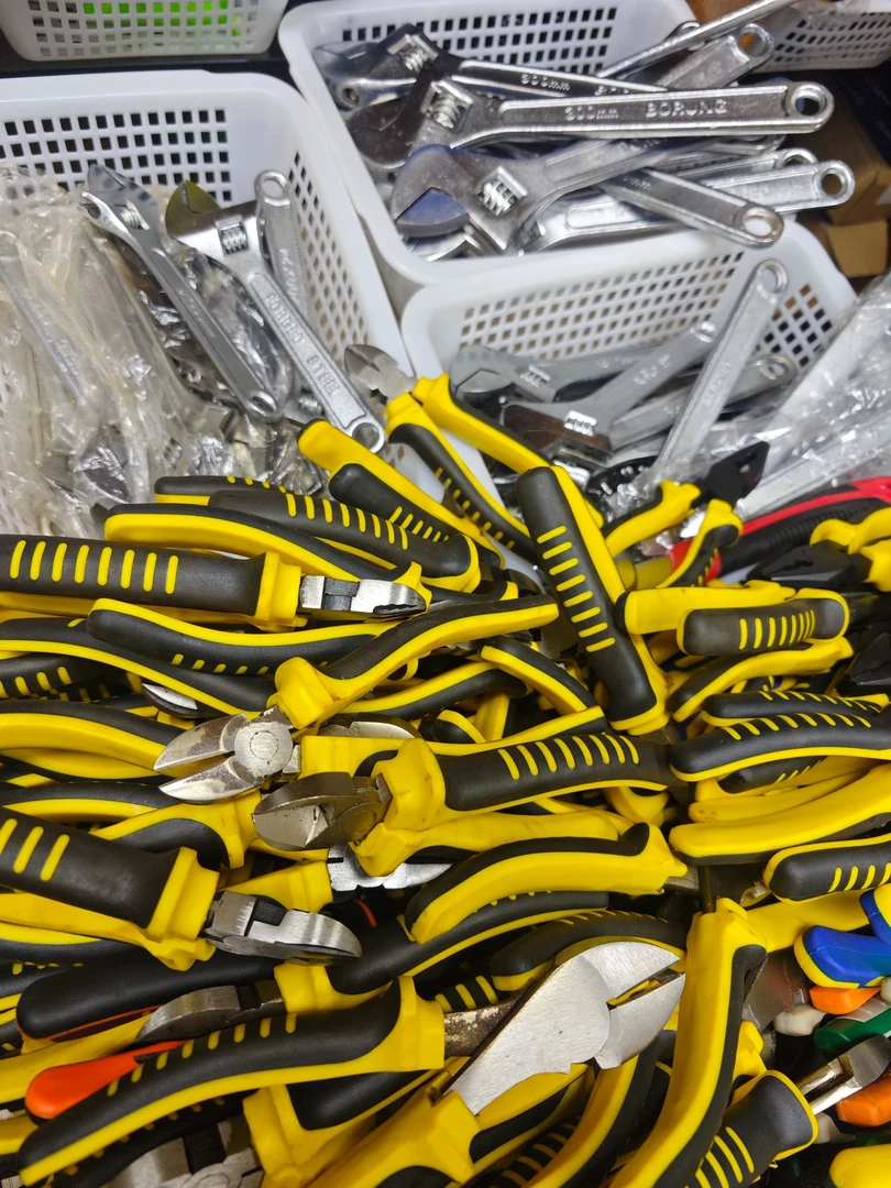 503号   五金工具商品杂款以直播间为准按斤称介意者勿拍