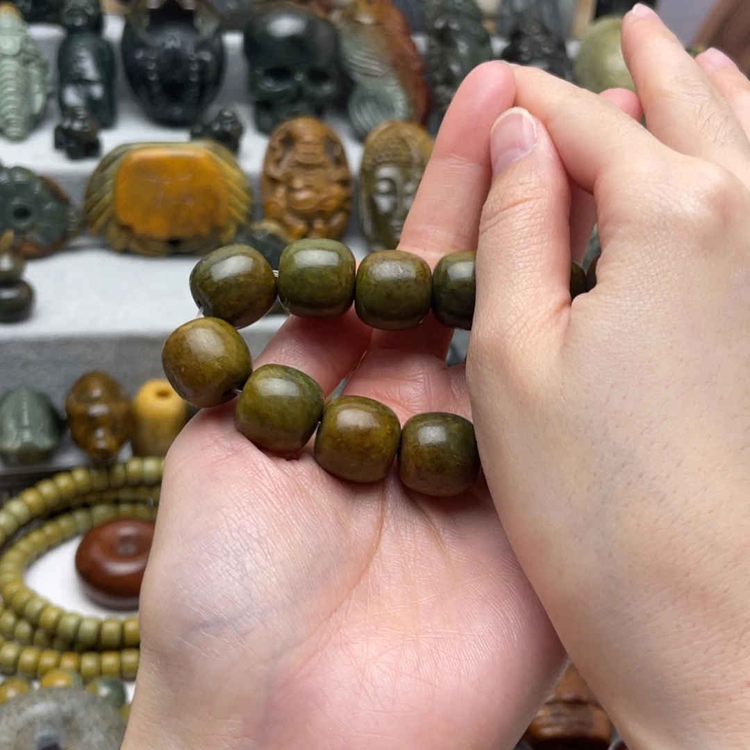 听***蝉岫岩河磨玉（透闪石质玉）未镶嵌把件