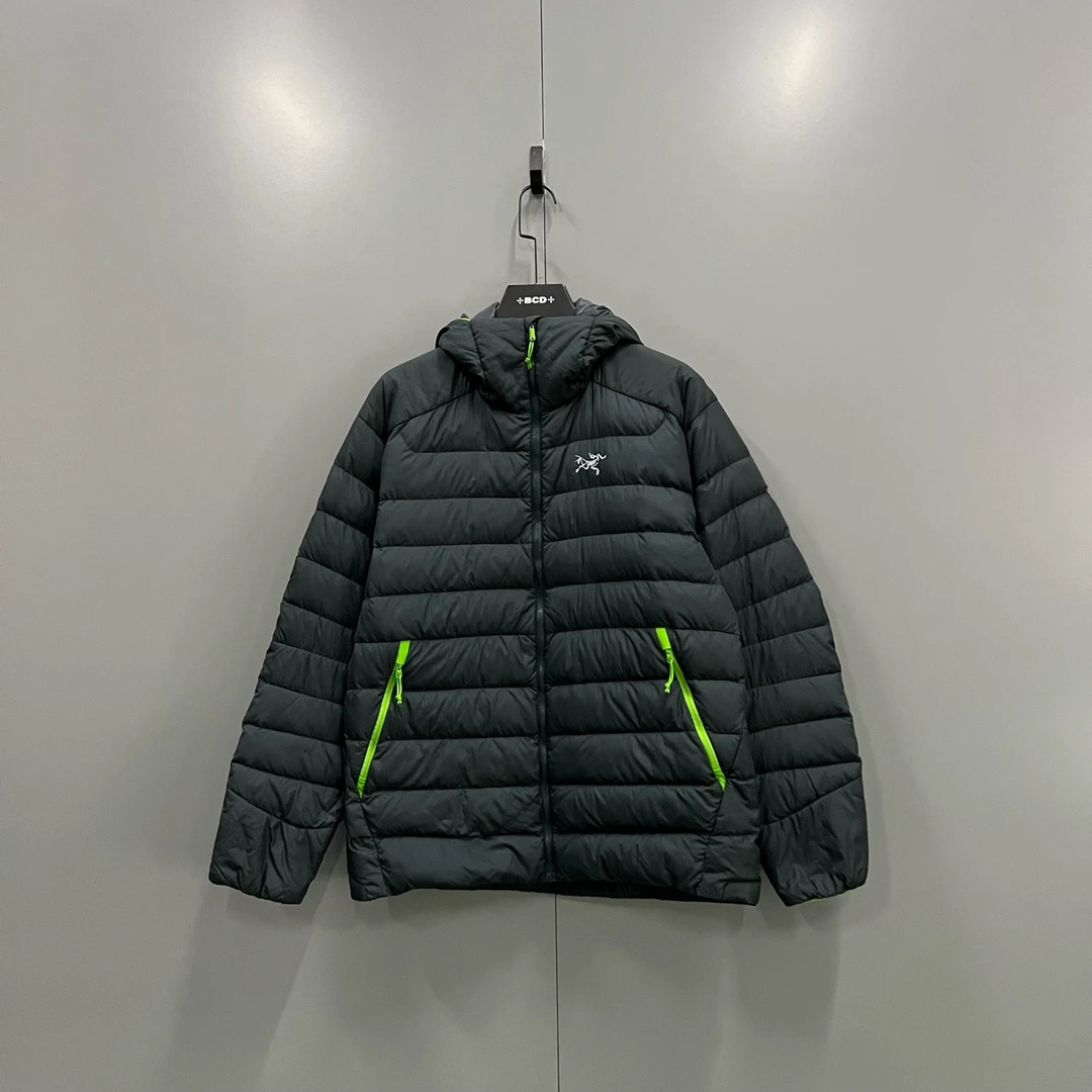 95新 ARC'TERYX/始祖鸟 (ll) 深绿色刺绣羽绒服 L码102060无领标