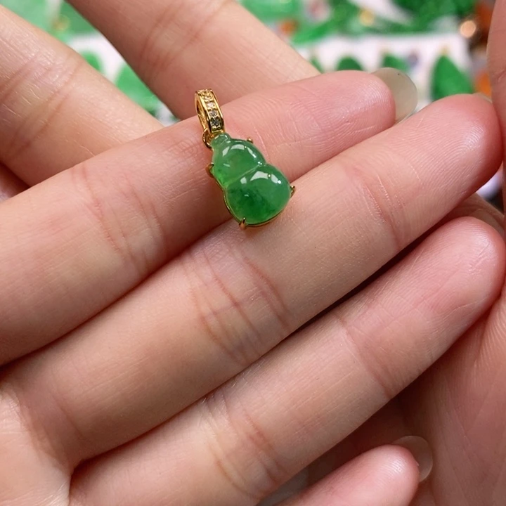 颈饰未镶嵌翡翠吊坠
