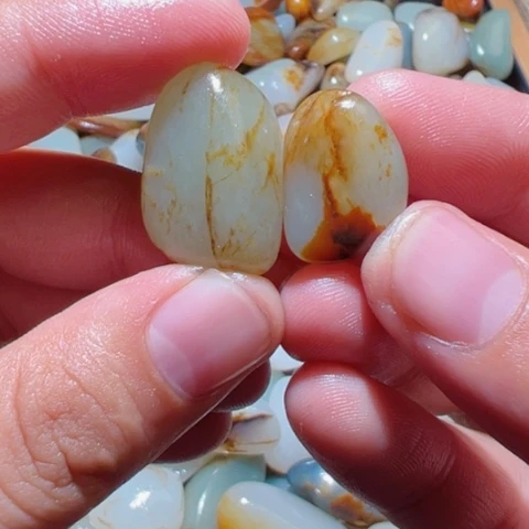 和田玉未镶嵌颈饰2-2