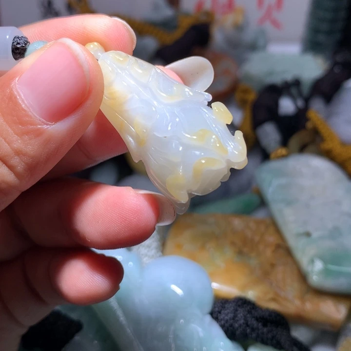 翡翠未镶嵌颈饰保真天然A货翡翠